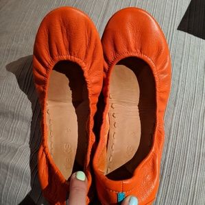 [SOLD] EUC Tieks tangerine flats
